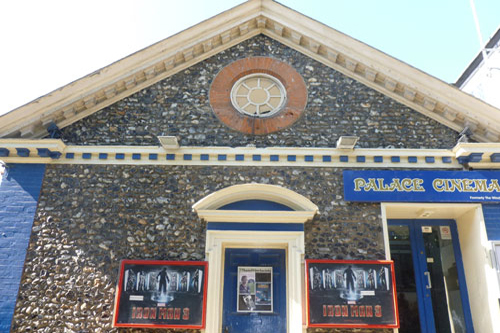 Front view of Palace Cinema