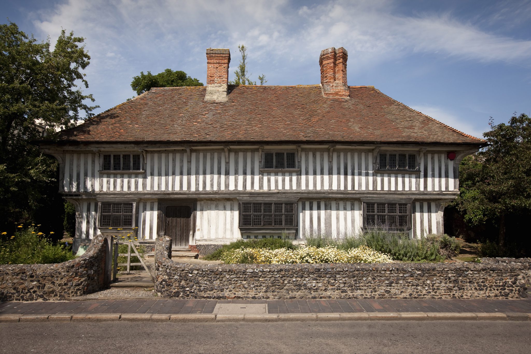 A tudor 2025 house