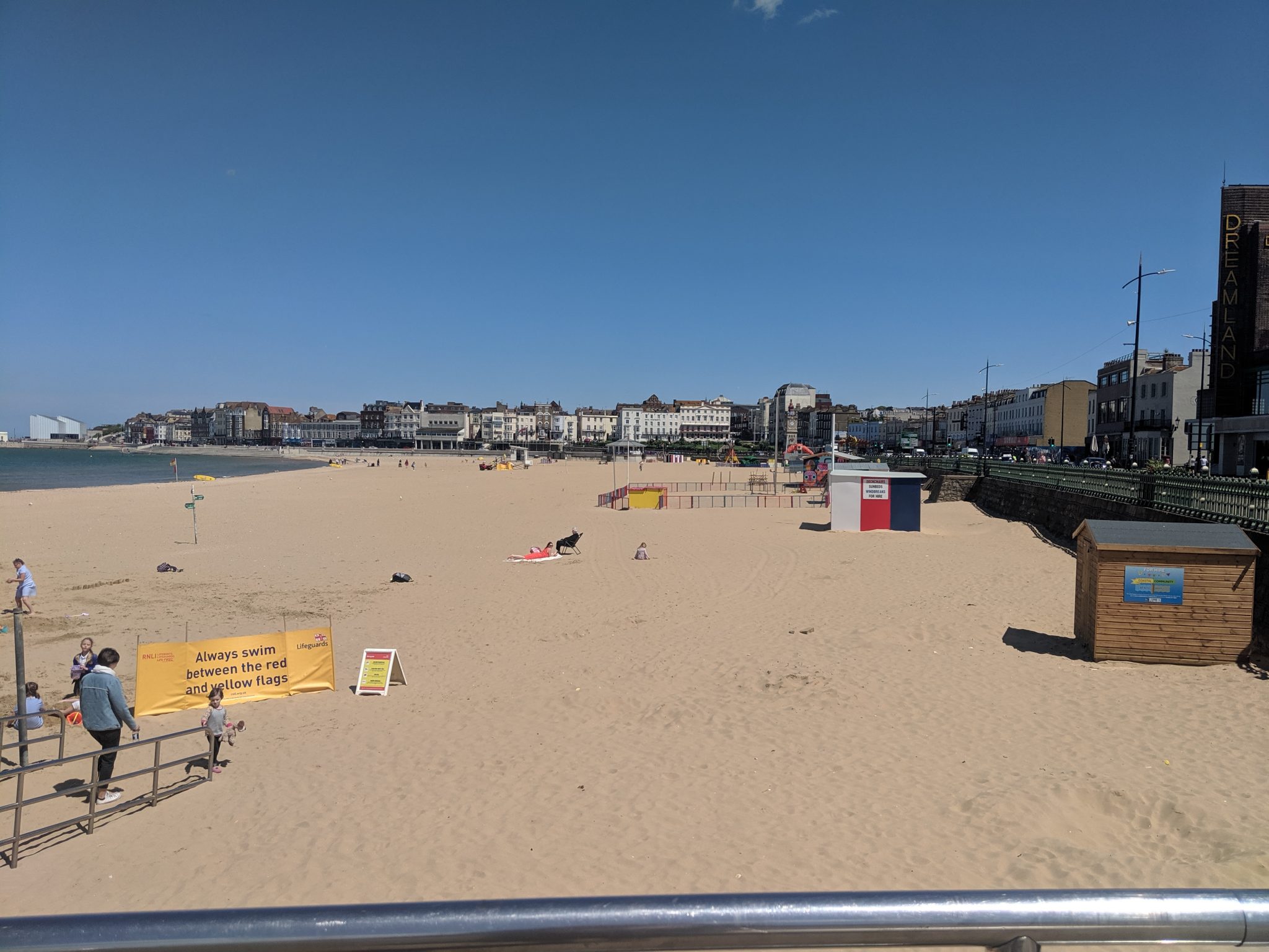 View of the beach at Margate Main Sands