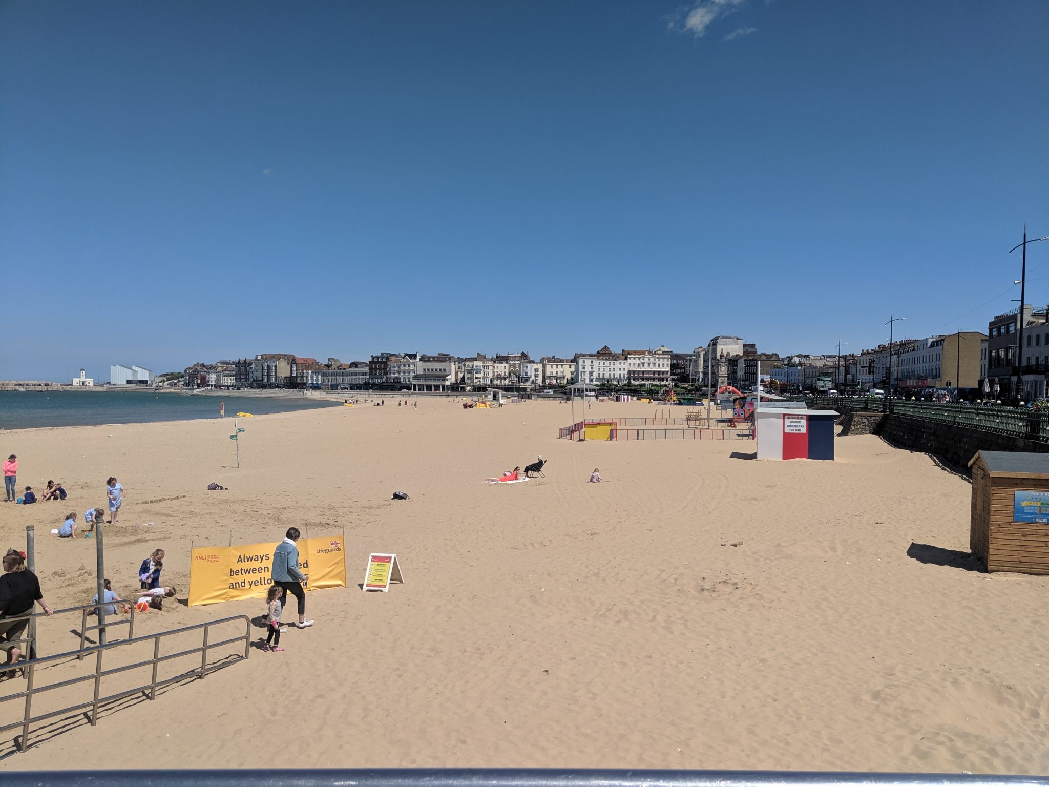 View of the beach at Margate Main Sands