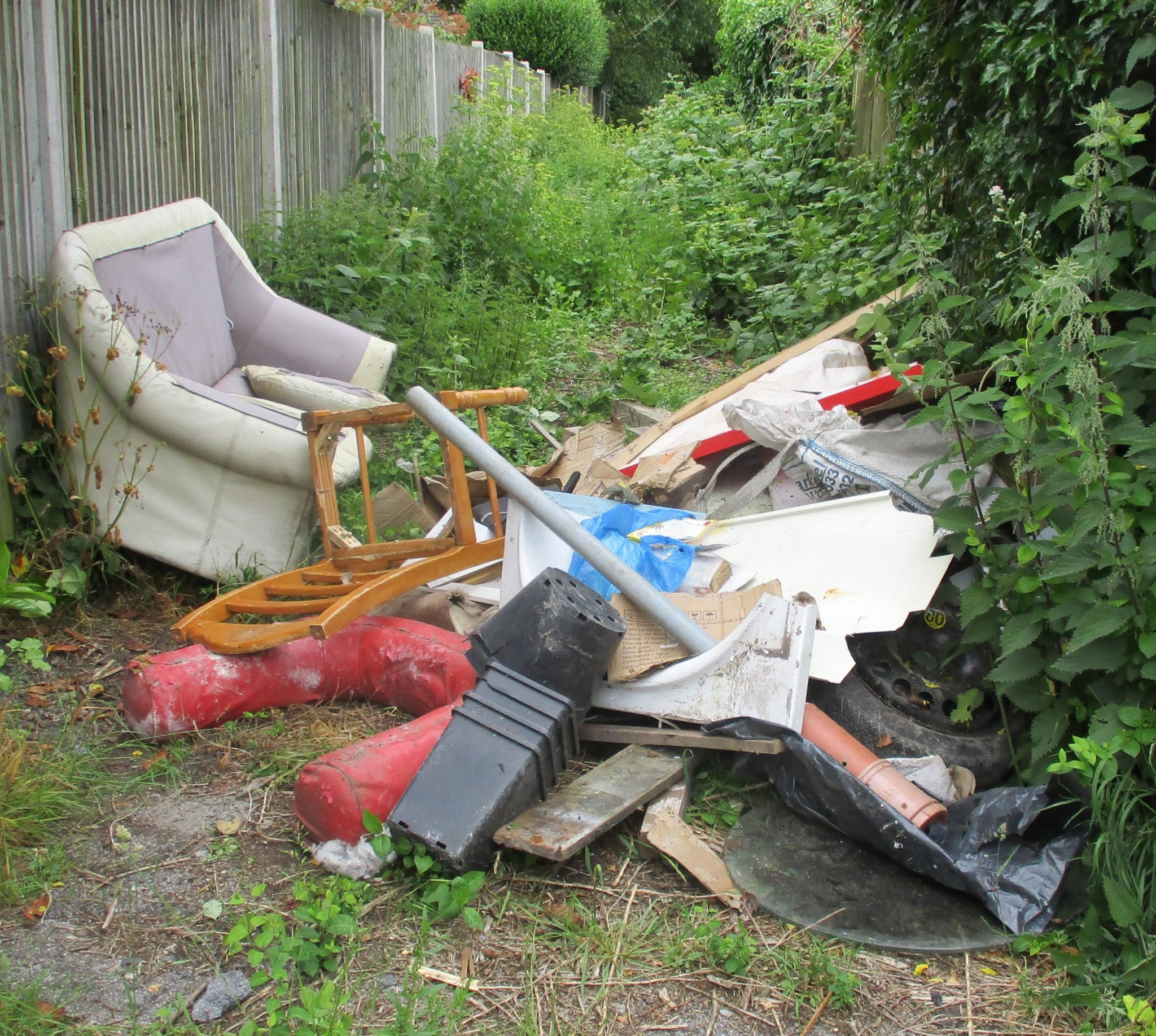 Unlicensed waste carrier caught flytipping in ordered to pay