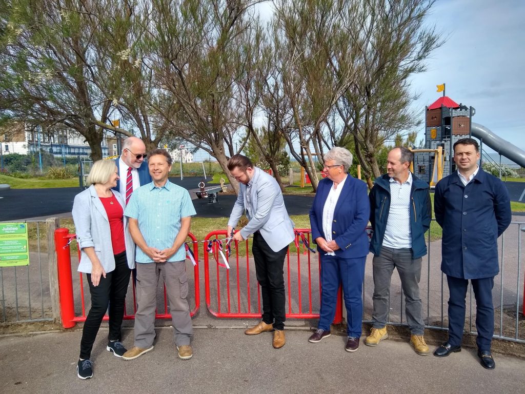 (Left ro Right) Councillors Keen, Scobie, Currie, Kup and Ashbee alongside TDC Officers at Jubilee Play Park