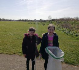 Two volunteers ready to collect litter
